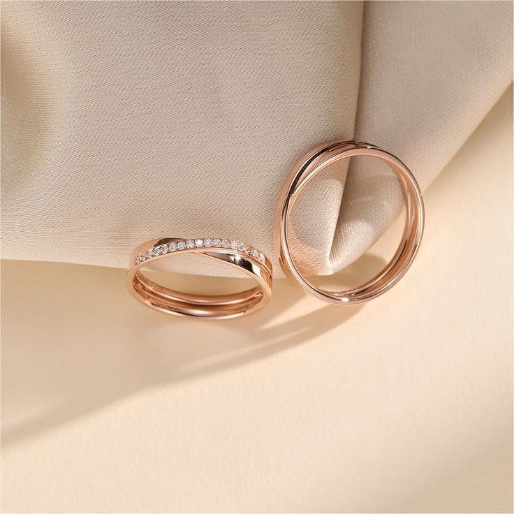 925 silver couple ring with rosegold plating on it 