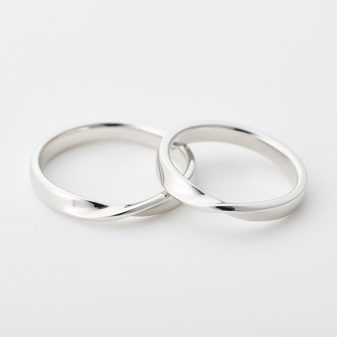 Couple mobius ring 