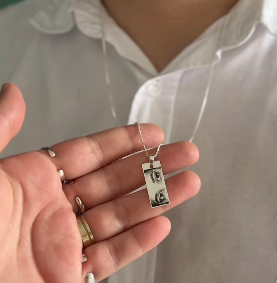 Eyes photo pendant 