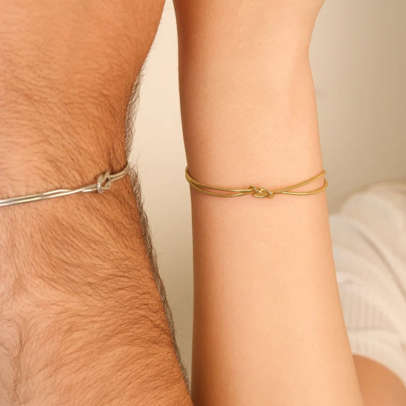 Knot couple bracelet for valentines 