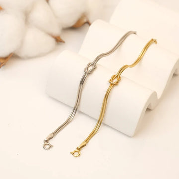 Love knot bracelet 