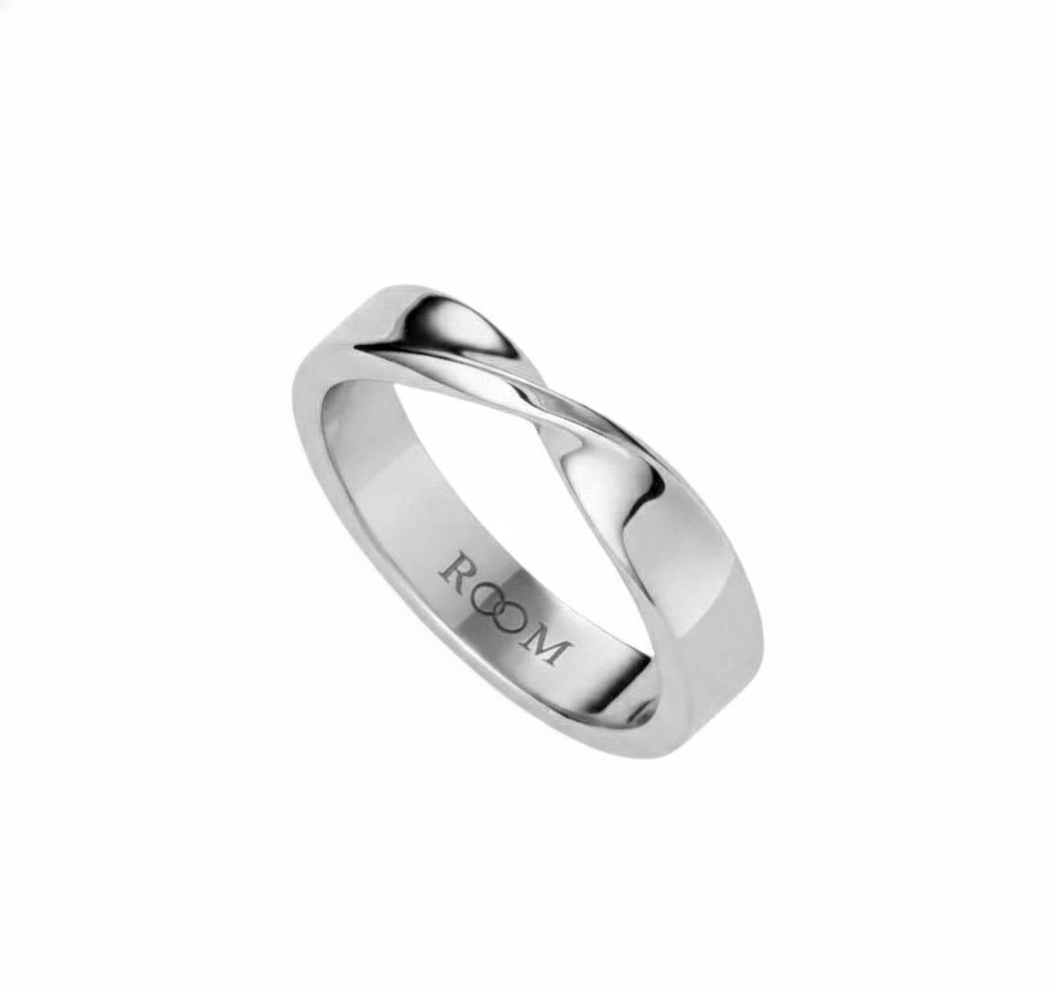 Silver mobius ring in 925 sterling silver