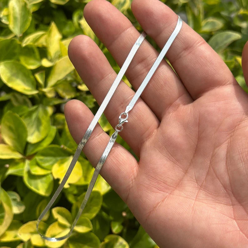 Unisex neck chain design 