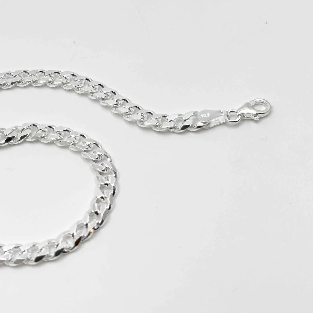     Waterproof and hypoallergenic 925 sterling silver bracelet for men