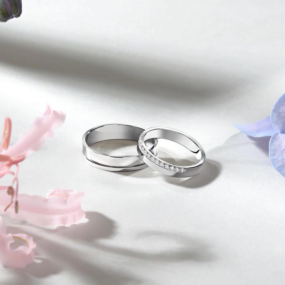 Handmade customised couple ring in sterling silver name engraving